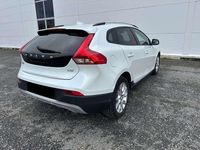 Gebraucht Volvo V40 CC 120 PS (88 kW) 2017 Weiß Kombi