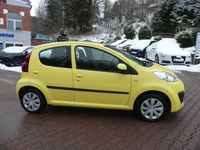 Gebraucht Peugeot 107 68 PS (50 kW) 2013 Gelb Kleinwagen
