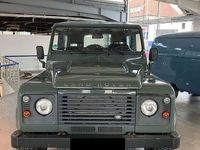 Gebraucht Land Rover Defender 122 PS (89 kW) 2013 Grün Kombi