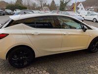 Używany Opel Astra Ultimate 145 KM (106 kW) 2021 Biały Sedan/Limuzyna