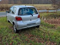 Gebraucht Toyota Yaris 68 PS (50 kW) 2004 Silber Kleinwagen