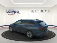 Gebraucht VW Golf VIII Style 150 PS (110 kW) 2024 Anemonenblau metallic Kombi