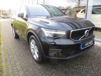 Neu Volvo XC40 Core 163 PS (119 kW) 2026 Grau SUV