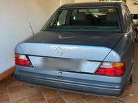 Gebraucht Mercedes E230 130 PS (95 kW) 1989 Blau Limousine