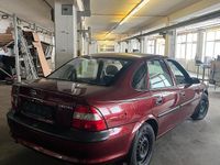 Gebraucht Opel Vectra 75 PS (55 kW) 1996 Rot Limousine