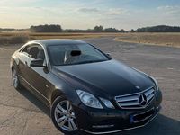 Gebraucht Mercedes E200 184 PS (135 kW) 2011 Schwarz Coupé