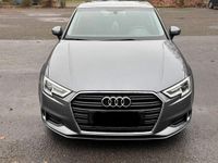 Gebraucht Audi A3 Sport 116 PS (85 kW) 2018 Grau Limousine