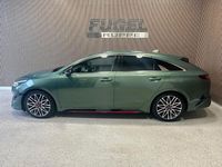 Gebraucht Kia ProCeed Comfort 204 PS (150 kW) 2023 Experience green met. Kleinwagen