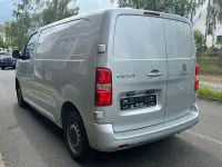 Gebraucht Peugeot Expert Premium 122 PS (89 kW) 2018 Silber Van