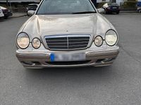 Usata Mercedes E320 224 CV (164 kW) 2000 Beige Berlina