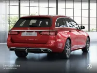 Gebraucht Mercedes E300 265 PS (194 kW) 2023 Manufaktur hyazinthrot Kombi