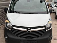 Gebraucht Opel Vivaro 121 PS (88 kW) 2018 Weiß Van / Kleinbus
