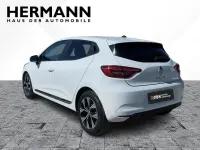 Begagnad Renault Clio V Evolution 67 HK (49 kW) 2024 Vit Sedan