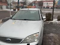 Gebraucht Ford Mondeo 146 PS (107 kW) 2001 Grau Limousine