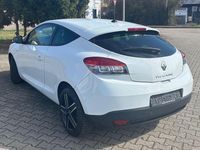 Gebraucht Renault Mégane Bose Edition 132 PS (97 kW) 2014 Weiß Coupé