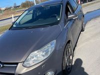 Gebraucht Ford Focus Titanium 116 PS (85 kW) 2013 Braun Limousine