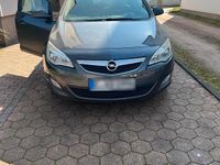 Gebraucht Opel Astra 131 PS (96 kW) 2012 Grau Limousine