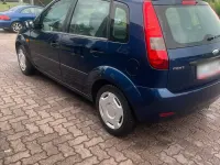 Gebraucht Ford Fiesta 60 PS (44 kW) 2004 Blau Kleinwagen