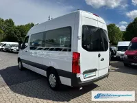 Używany Mercedes Sprinter 114 KM (83 kW) 2022 Biały Van