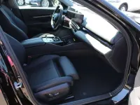 Gebraucht BMW 520 Sport Line 197 PS (144 kW) 2025 Black sapphire metallic Kombi