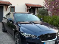 Gebraucht Jaguar XE Portfolio 180 PS (132 kW) 2018 Blau Limousine