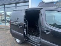 Gebraucht Peugeot Partner Premium 99 PS (72 kW) 2018 Schwarz Van / Kleinbus