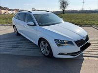 Gebraucht Skoda Superb 190 PS (139 kW) 2017 Weiß Kombi
