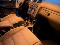 Gebraucht VW Touran 105 PS (77 kW) 2012 Schwarz Van / Kleinbus