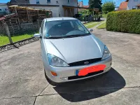 Gebraucht Ford Focus 101 PS (74 kW) 2001 Silber Kleinwagen