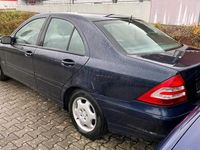 Gebraucht Mercedes C180 143 PS (105 kW) 2005 Blau Limousine