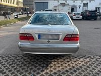 Gebraucht Mercedes E320 224 PS (164 kW) 2000 Grau Limousine