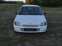 Gebraucht Toyota Starlet 75 PS (55 kW) 1999 Weiß Kleinwagen