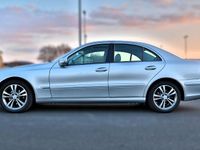 Gebraucht Mercedes E200 163 PS (119 kW) 2003 Silber Limousine