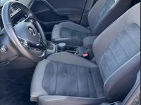 Gebraucht VW Golf VII Highline 150 PS (110 kW) 2019 Grau Limousine