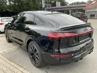 Gebraucht Audi Q8 Sportback e-tron Comfort 300 kW (408 PS) 2023 Mythosschwarz (metallic) SUV
