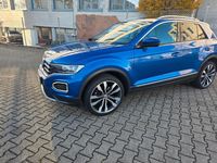 Gebraucht VW T-Roc 116 PS (85 kW) 2019 Blau SUV