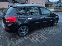 Gebraucht Renault Clio GrandTour Dynamique 101 PS (74 kW) 2010 Schwarz Kombi