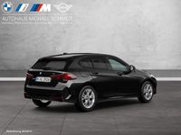 Neu BMW 116 122 PS (89 kW) 2025 Black sapphire Kleinwagen