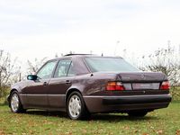 Gebraucht Mercedes E500 326 PS (239 kW) 1992 Violett Limousine