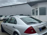 Usata Ford Mondeo 125 CV (91 kW) 2001 Argento Berlina