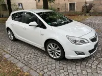 Gebraucht Opel Astra Sport 140 PS (102 kW) 2012 Weiß Kleinwagen