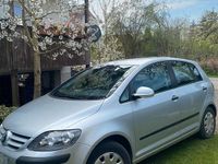 Second-hand VW Golf IV 102 CP (75 kW) 2005 Argintiu Berlinǎ
