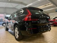 Gebraucht Volvo XC60 Momentum 197 PS (144 kW) 2022 Diverse metallic SUV