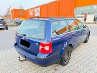 Gebraucht VW Passat Basis 116 PS (85 kW) 2001 Blau Kombi