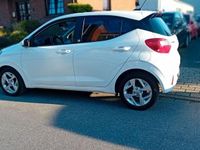 Gebraucht Hyundai i10 Edition 30 67 PS (49 kW) 2022 Weiß Kleinwagen