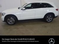 Gebraucht Mercedes GLC300e 211 PS (155 kW) 2022 Unilack polarweiß SUV