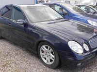 Gebraucht Mercedes E220 143 PS (105 kW) 2003 Blau Limousine