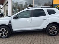 Gebraucht Dacia Duster Celebration 150 PS (110 kW) 2021 Weiß SUV