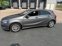 Gebraucht Mercedes A180 122 PS (89 kW) 2015 Grau Limousine