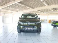 Neu Citroën Berlingo 131 PS (96 kW) 2026 Gruen Van / Kleinbus